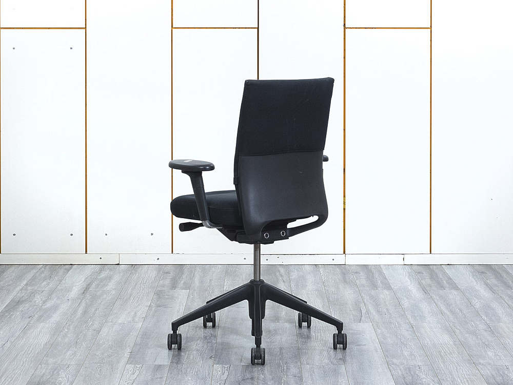 Офисное кресло для персонала  VITRA Ткань Черный   (КПТЧ7-26013)