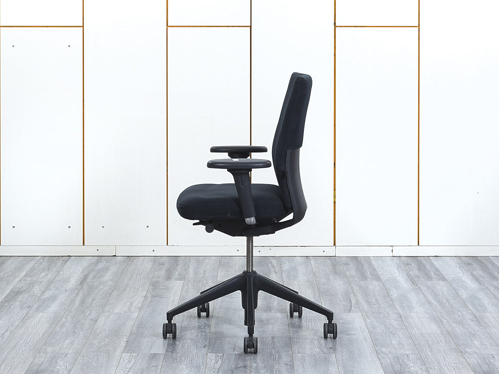 Офисное кресло для персонала  VITRA Ткань Черный   (КПТЧ7-26013)