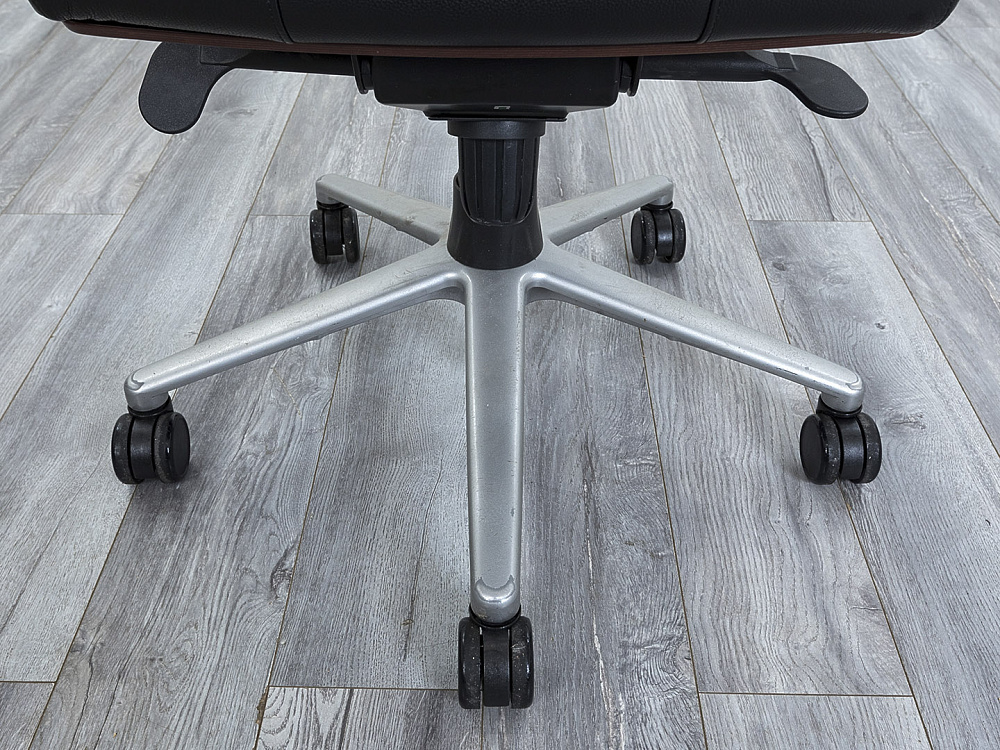 Офисное кресло руководителя  Sitland  Кожа Черный Madera A  (КРКЧ-18034)