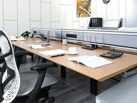 Комплект офисной мебели Herman Miller 3 200х1 800х1 000 ЛДСП Орех   (КОМХ-17082)