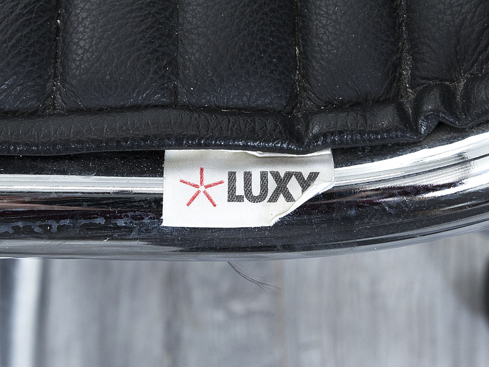 Офисное кресло руководителя  LUXY Кожа Черный   (КРКЧ1-12123)